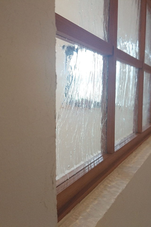 造作室内窓◆明かり取りにオーダーメイドの室内窓を♪ランダムに流れるようなラインと気泡が入っているのが特徴のアンティーク調のデザインガラス